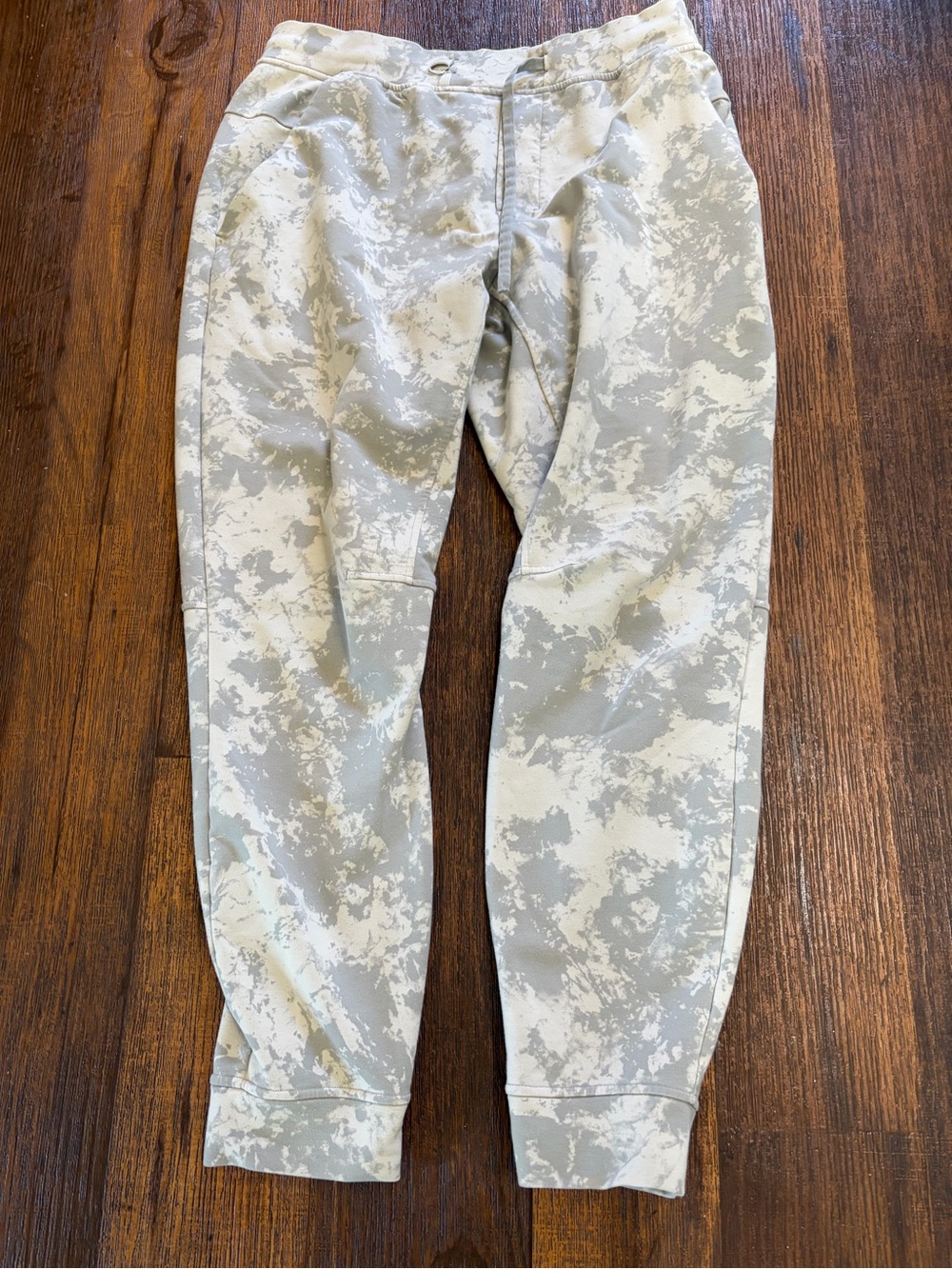 Men's Lululemon Jogger Camo Logo M Active Gym Run Lifestyle Chill Relax Stretch